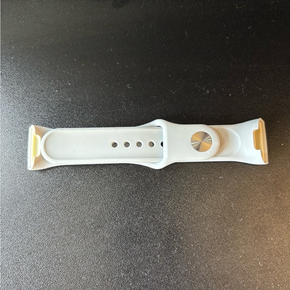 NWOT FitBit Charge 3/4 Silicone Band Size Small